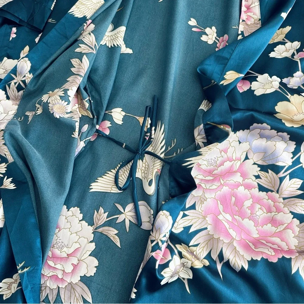 Kim + Ono Chrysanthemum & Crane Long Satin Kimono Robe Navy One Size - No Tie - Picture 9 of 16